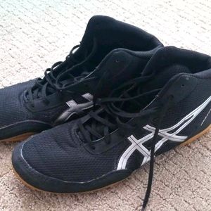 Men's Adidas wrestling shoes